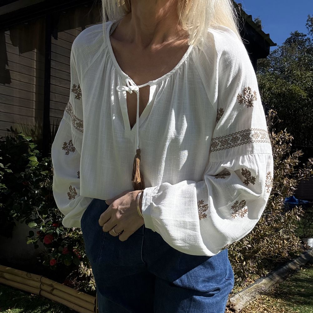 blouse bohème broderie manche doree