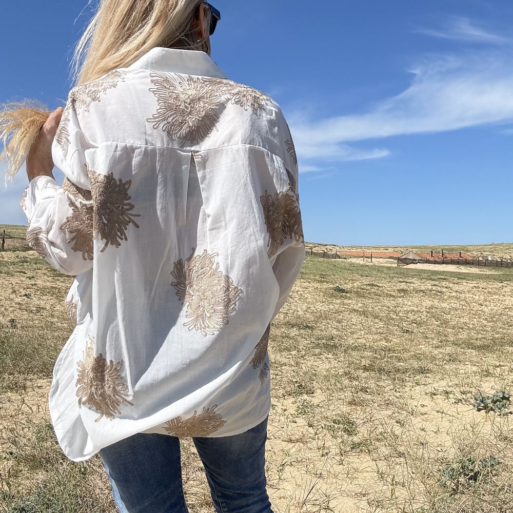 chemise ample bohème en coton blanc broderie dorée