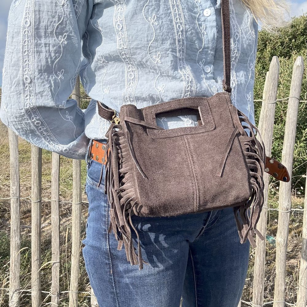 mini sac en cuir avec frange couleur café