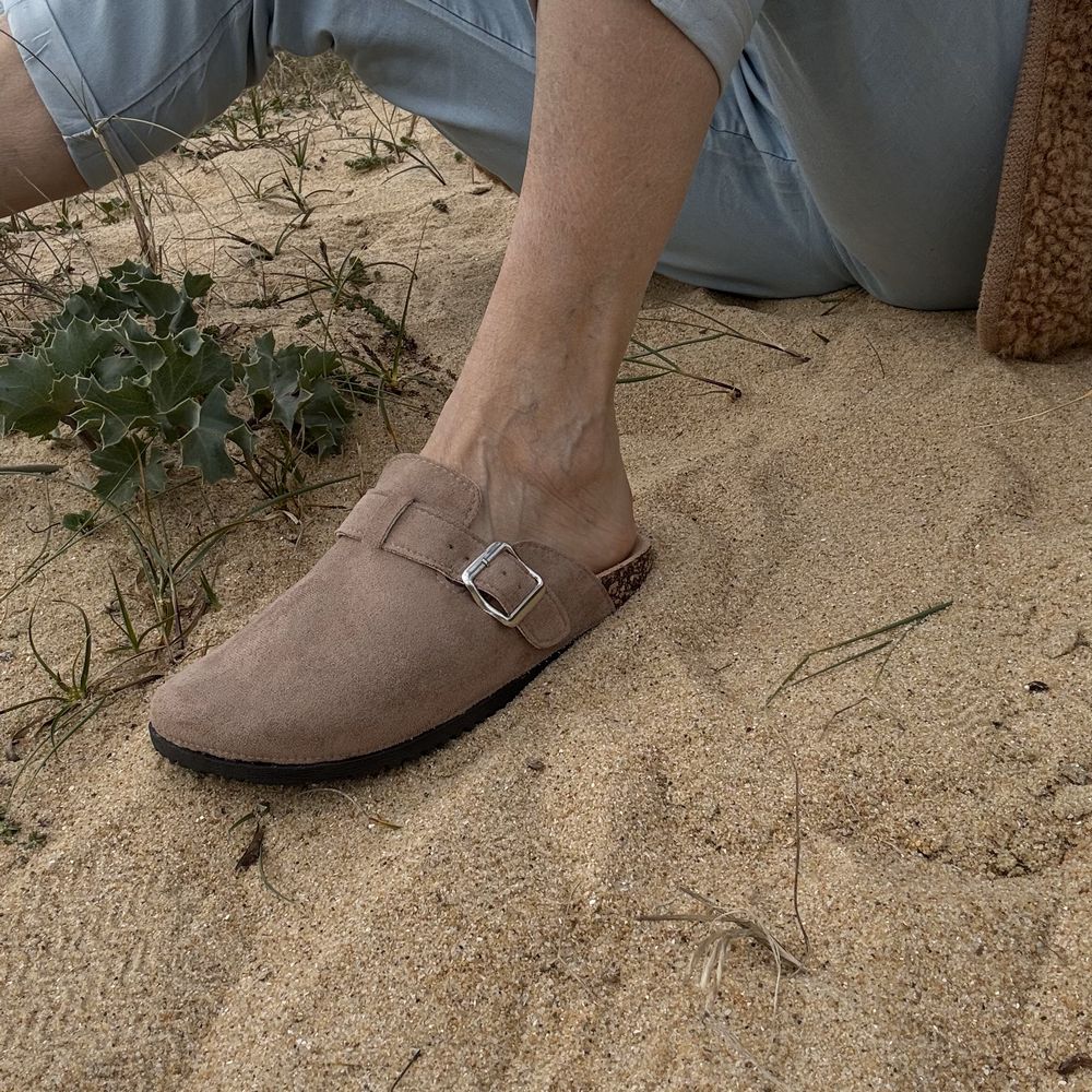 mule stye birkenstock taupe en suedine