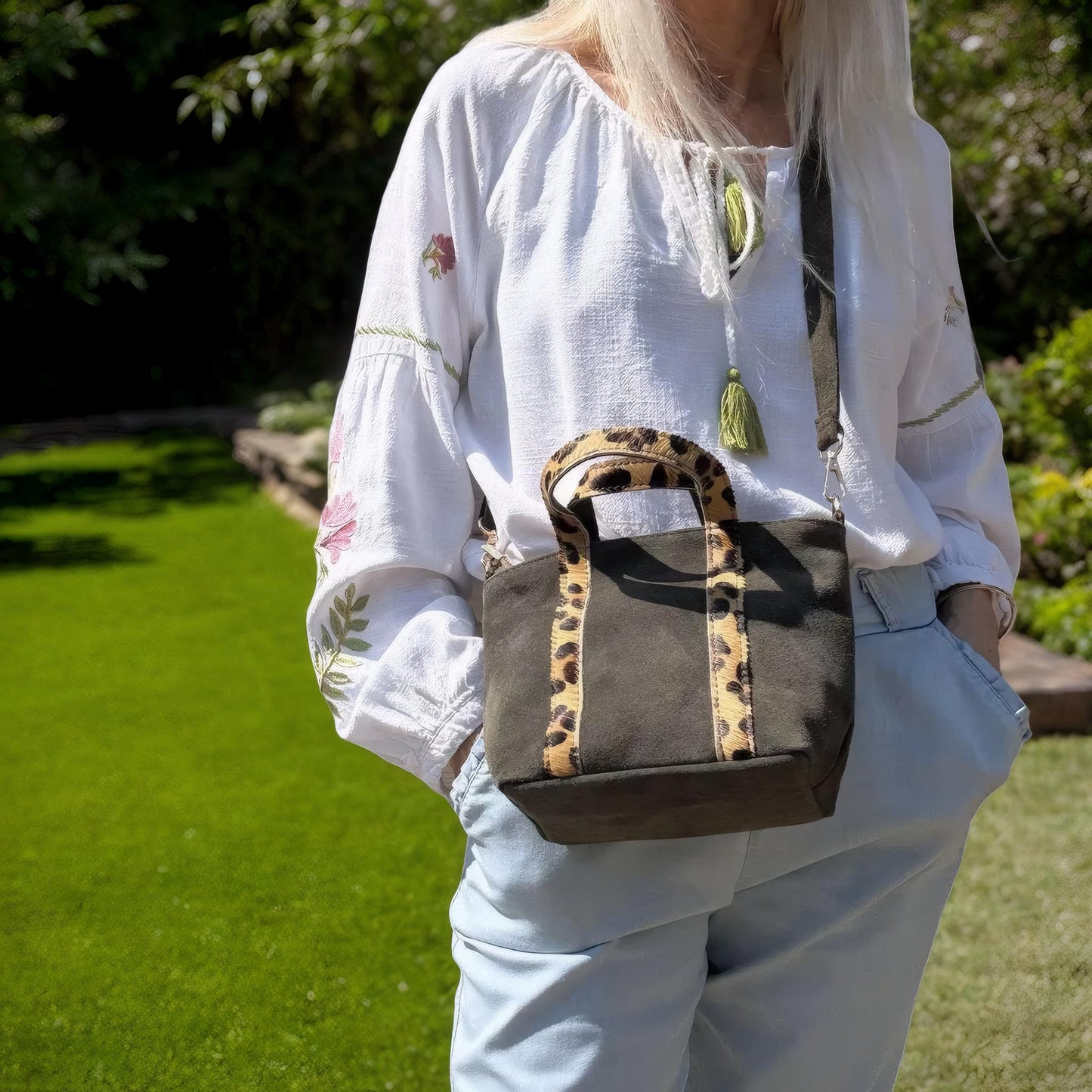 petit sac en bandoulière avec poignée en léopard