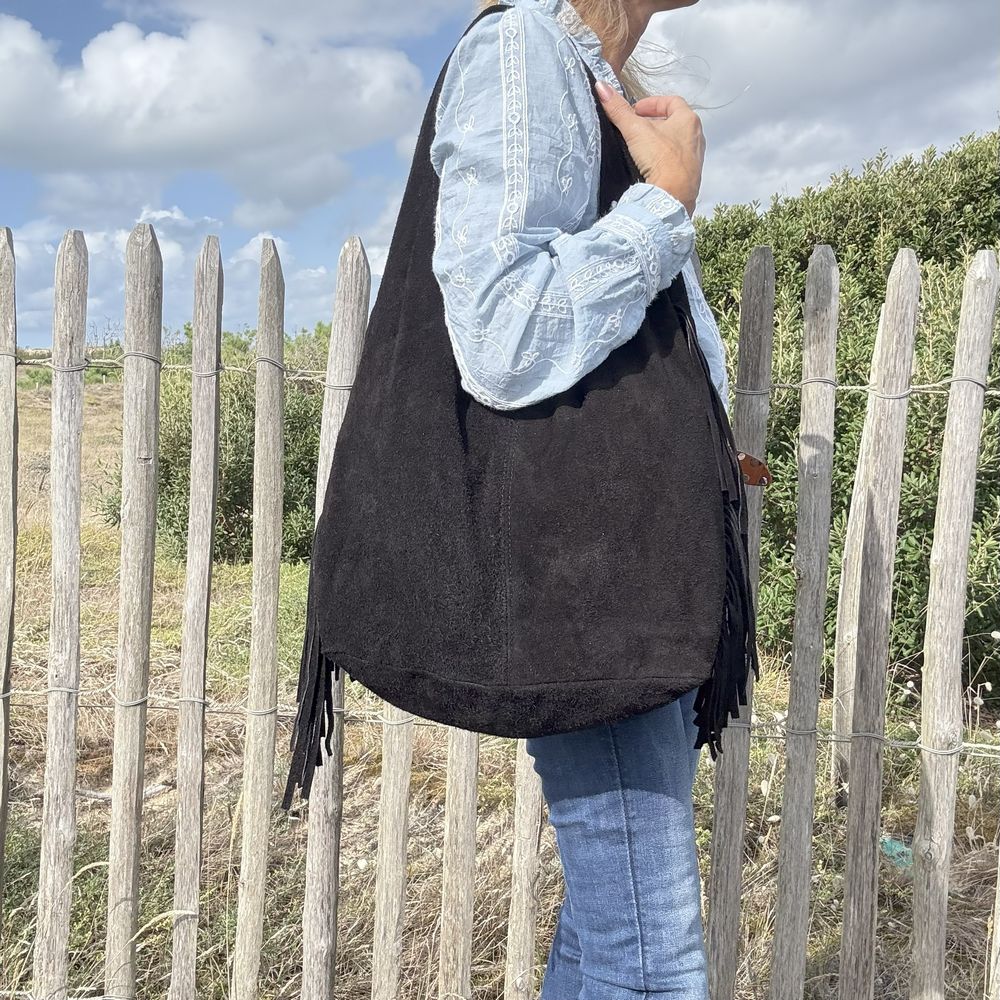 sac en cuir souple fourre tout avec frange noir