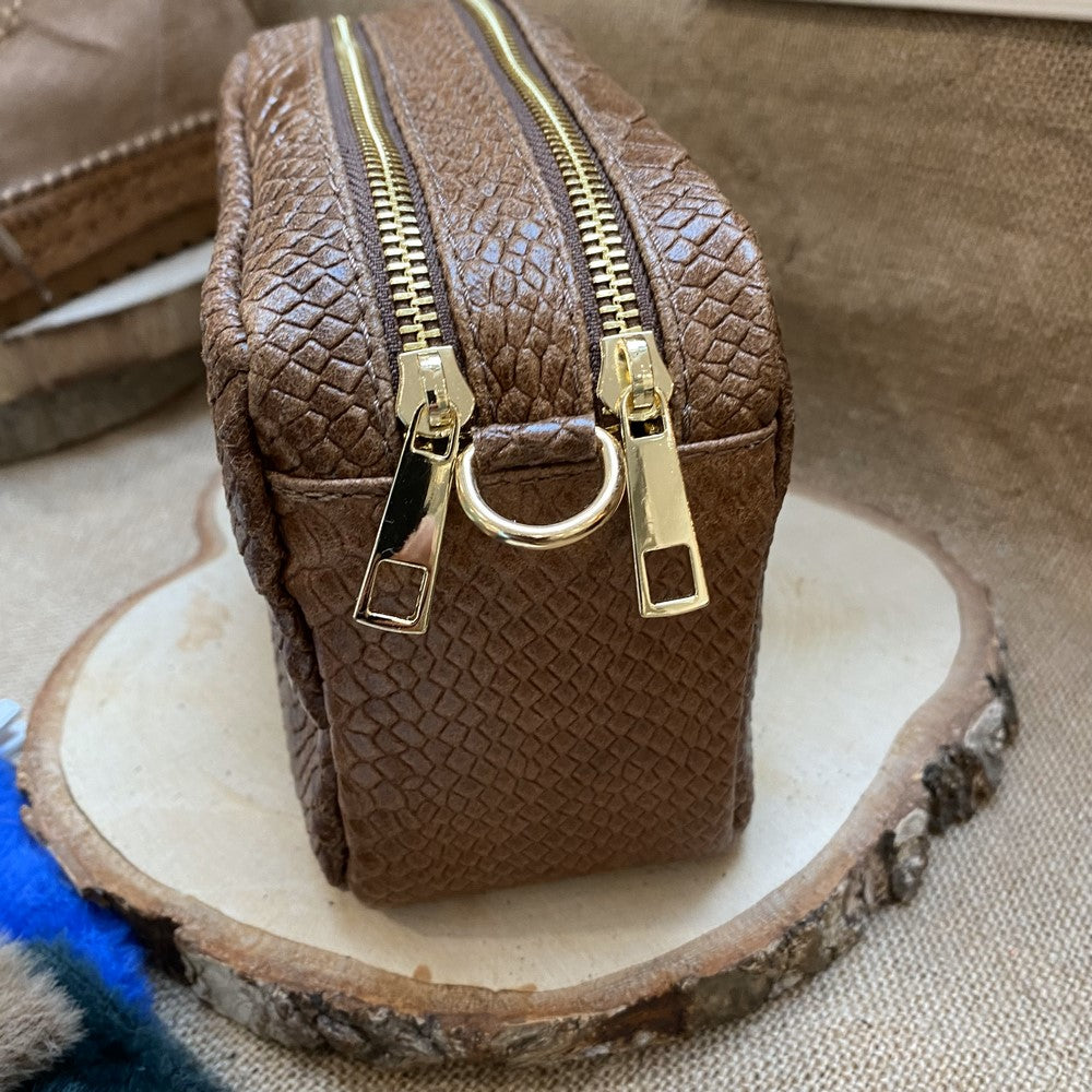 sac rectangle en cuir façon croco camel double compartiments