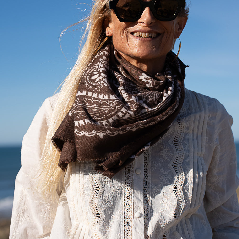 foulard carre XL motif cachemire marron