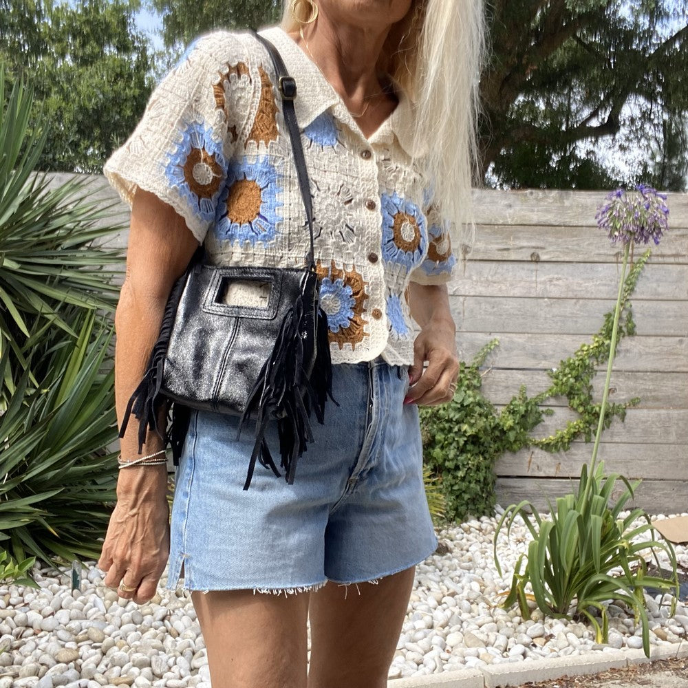 mini sac bandoulière en cuir noir métallisé