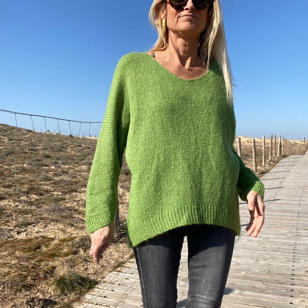 pull col v manche longue vert pomme