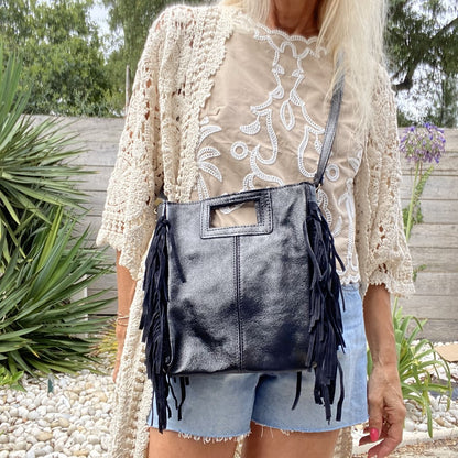 sac bandoulière bohême a frange cuir métallisé noir