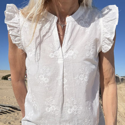 blouse blanche sans manche en coton et fine broderie casual