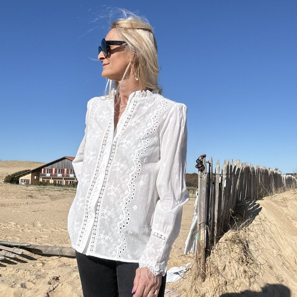 blouse blanche en coton et fine broderie romantique bohème casual