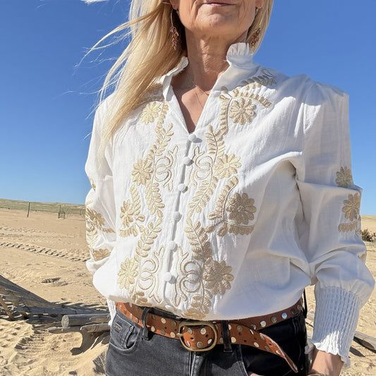 blouse blanche en coton broderie dorée