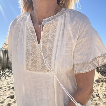 blouse bohème d'été petite manche confortable en coton et broderie dorée