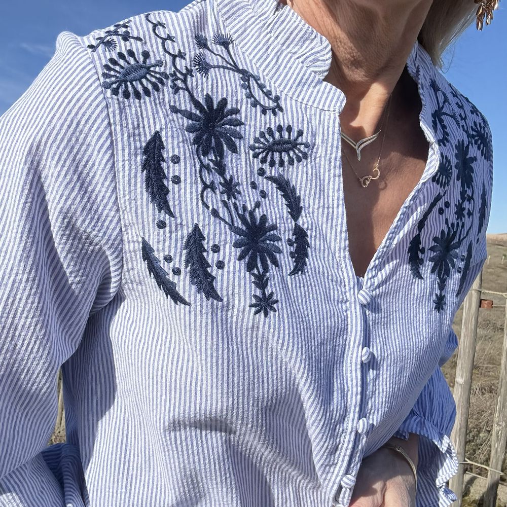 blouse bohème en coton rayure bau blanc broderie bleu