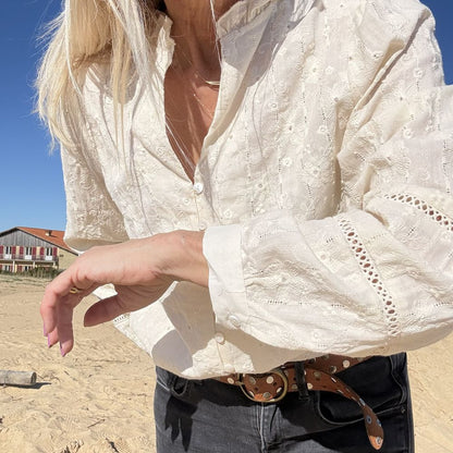 blouse coton et fine broderie casual romantique
