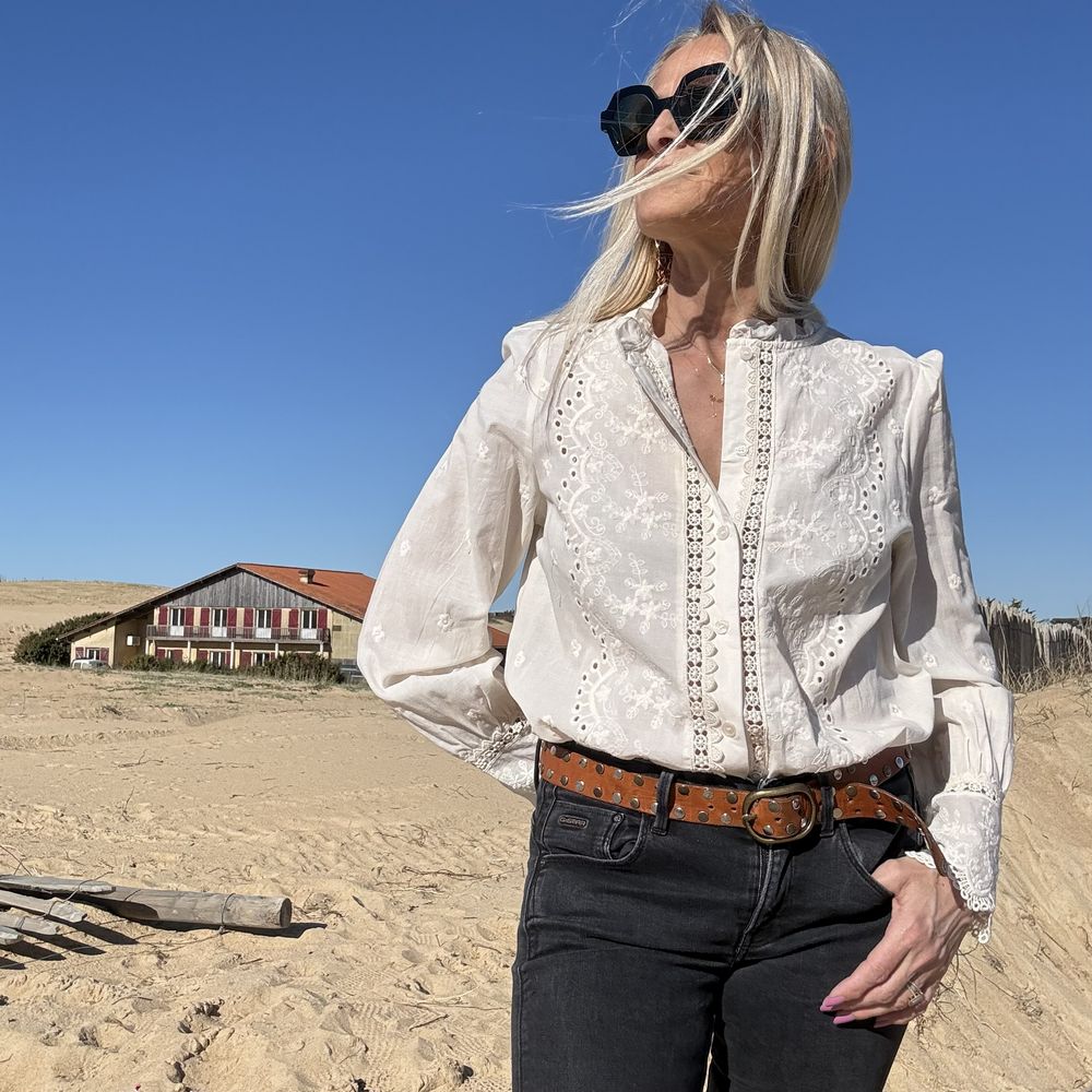 blouse écru en coton e fine broderie