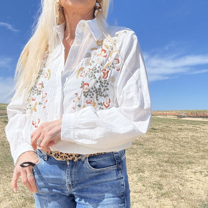 chemise femme romantique en coton blanc et broderie bohème