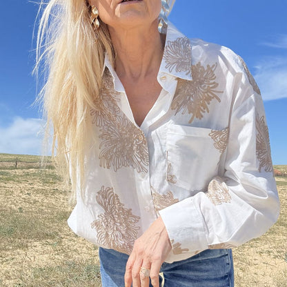 chemise femme en coton blanc et broderie dorée scintillante