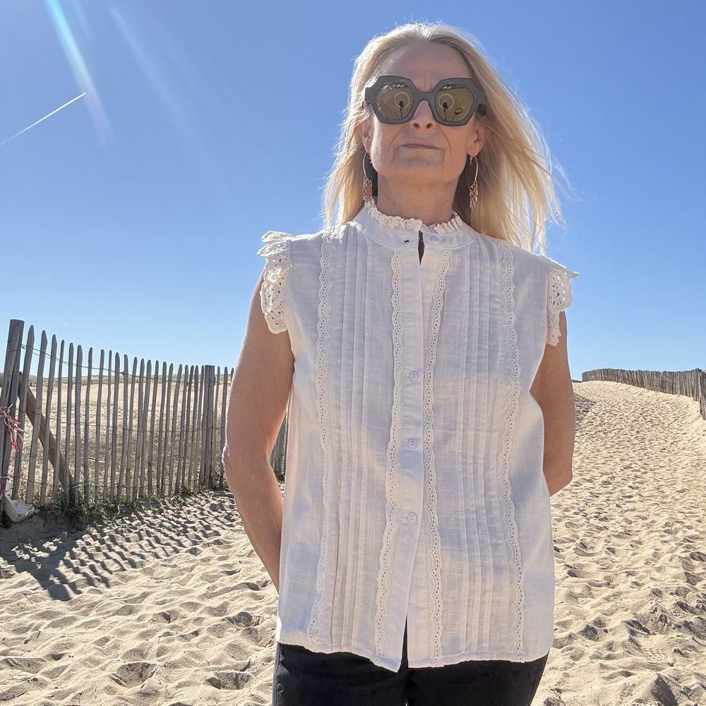 Chemise sans manche en coton écru et broderie anglaise Bohème et féminine - Aria