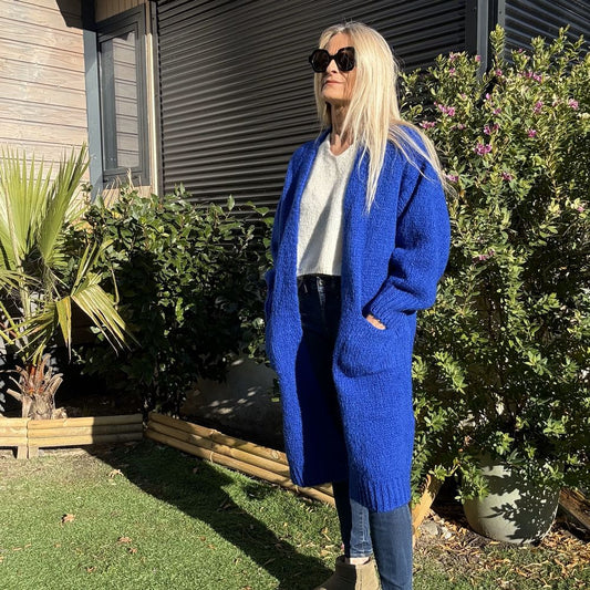 gilet long en grosse maille bleu électrique