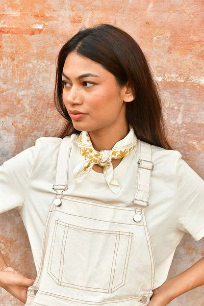 petit foulard carré en coton écru et moutarde