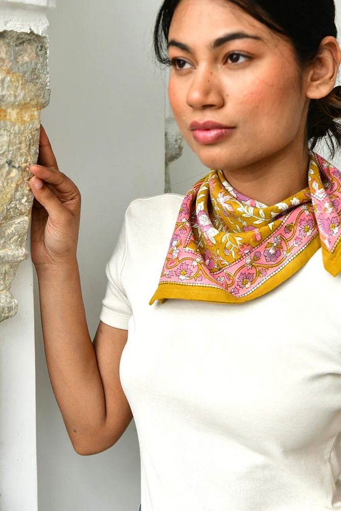 petit foulard carre en coton naturel doux imprimé a la main