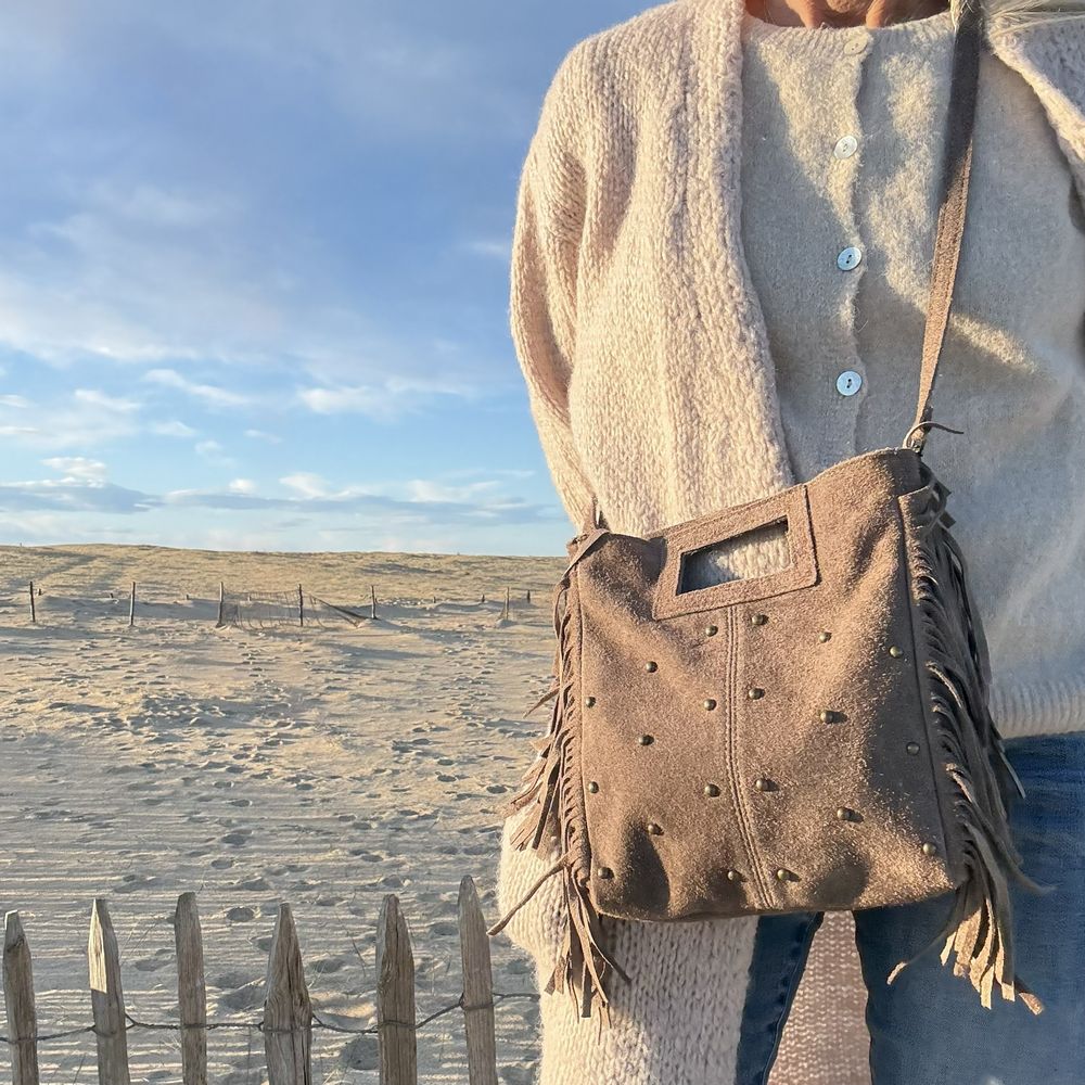 sac en cuir beige et clou bronze