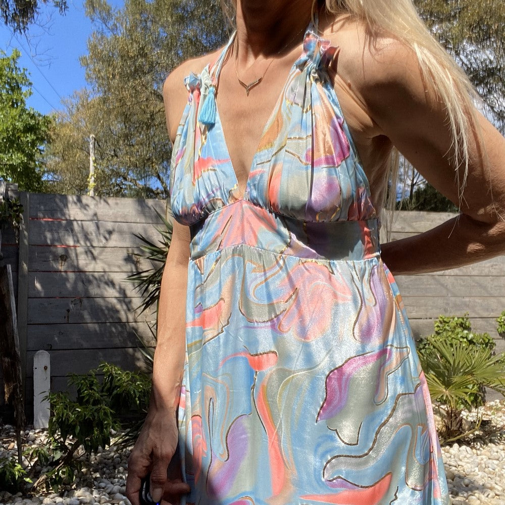 robe dos nu decollete v poitrine mise en valeur