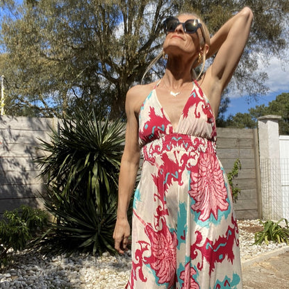 robe longue os nu col v lien autour du coup