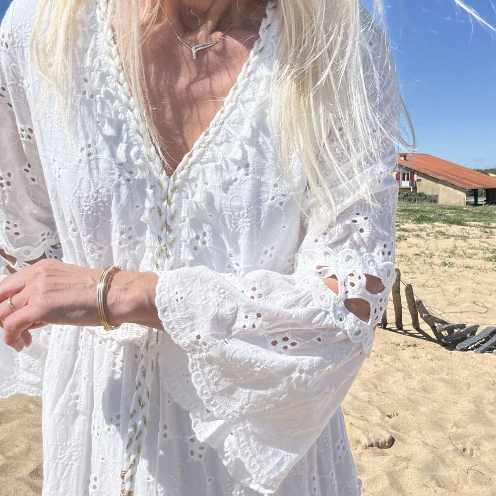 robe longue en coton blanc et broderie