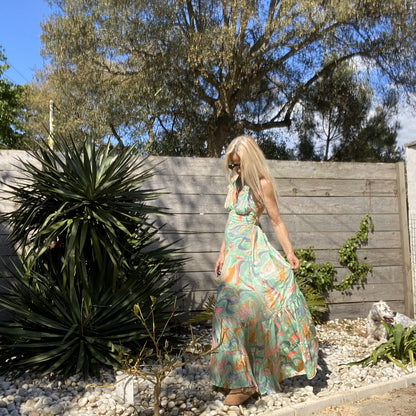 robe longue decollete v dos nu pastel vert et dore