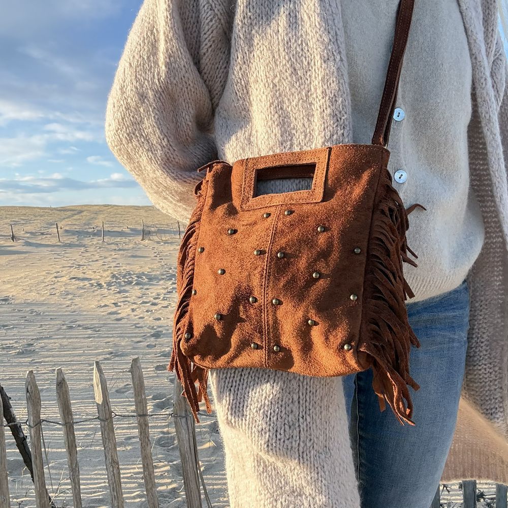 sac bandoulière en cuir suédé camel clou bronze