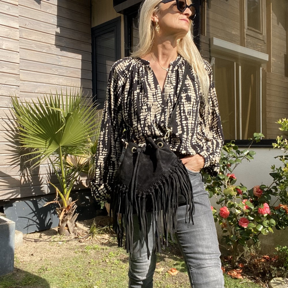 sac seau bohème en cuir avec des franges noir