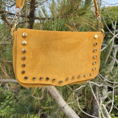 sac bandoulière en cuir daim avec clous dores