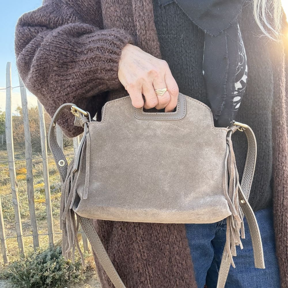 sac cuir suède bandoulière ou porte épaule et frange bohème