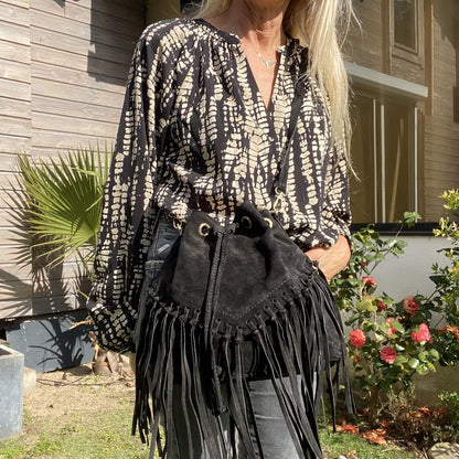 sac seau bohème a frange en cuir noir