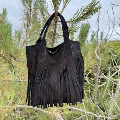 sac fourre tout en cuir souple noir avec franges