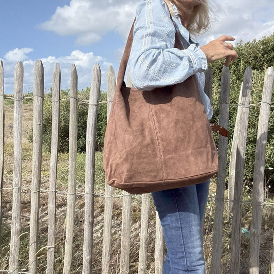 sac fourre tout en cuir souple taupe
