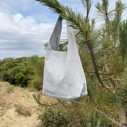 sac fourre tout en cuir souple gris clair