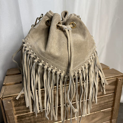 sac seau en daim avec franges beige