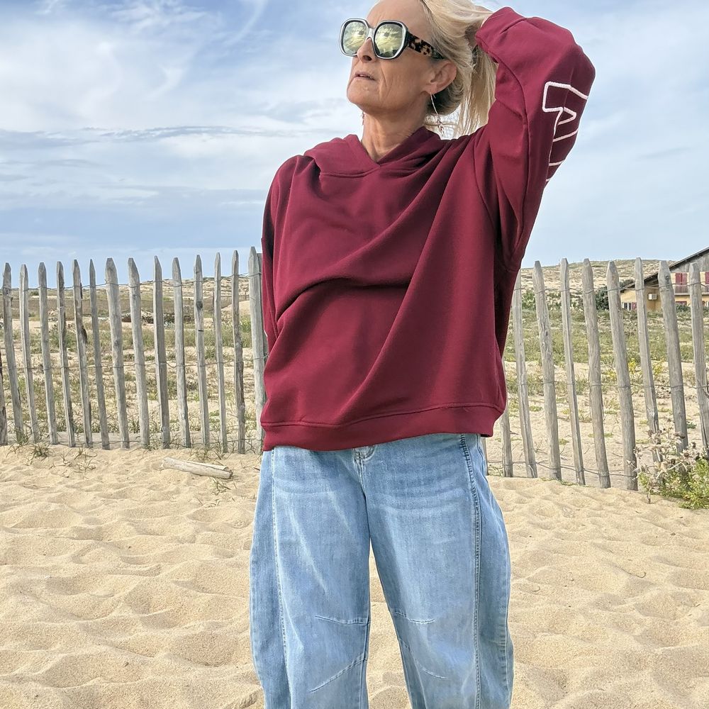 Sweat à capuche oversize bordeaux