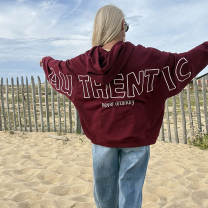 Broderie Authentic dans le dos du sweat à capuche bordeaux