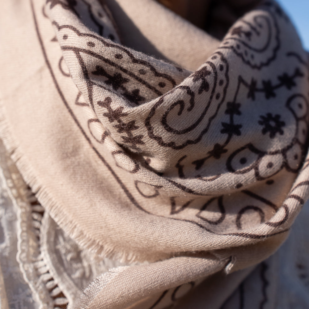 foulard grand carre bandana beige