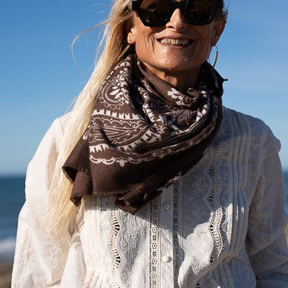 foulard carre XL motif cachemire marron