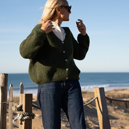 gilet en baby alpaga kaki bouton nacre