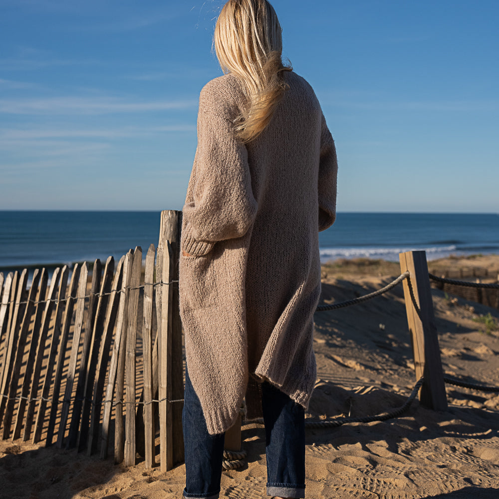 gilet long grosse maille en laine et mohair beige poche plaquée