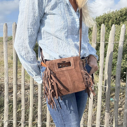 mini sac bandoulière en cuir chocolat et frange
