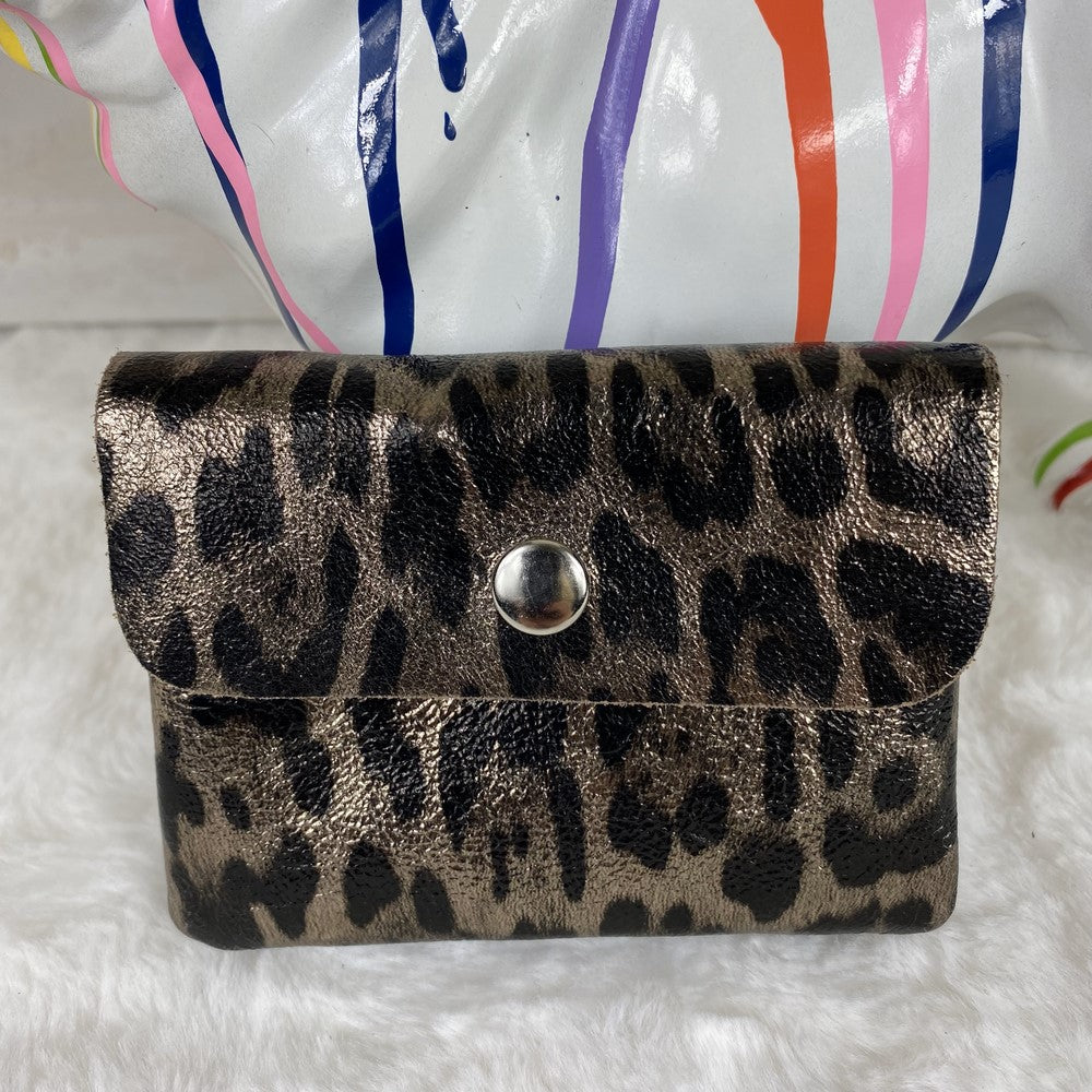 porte monnaie leopard en cuir metallise brillant