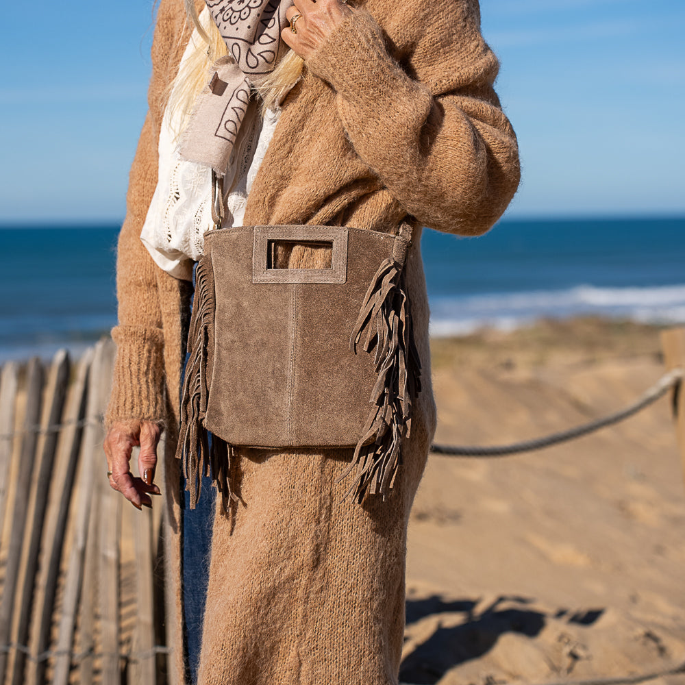 sac bandoulière en cuir taupe et frange