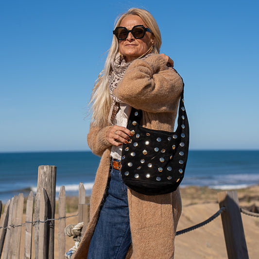 sac fourre tout en cuir suede avec clou argenté